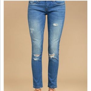 BLANK NYC SKINNY CLASSIQUE DISTRESSED SKINNY JEAN